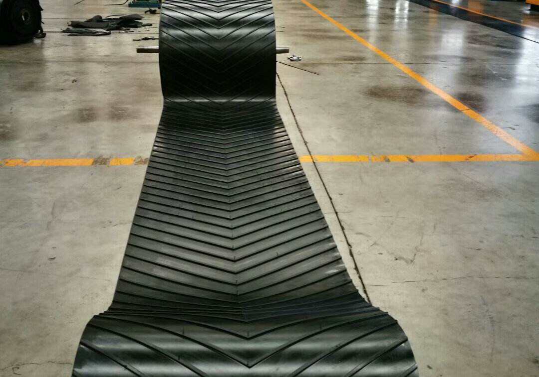 输送带跑偏的正确解决方式你知道么？